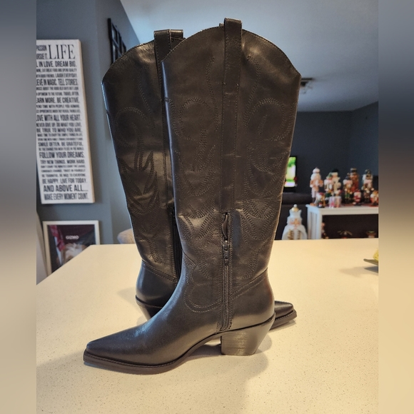 BNWOT Leather western boots - Picture 1 of 3
